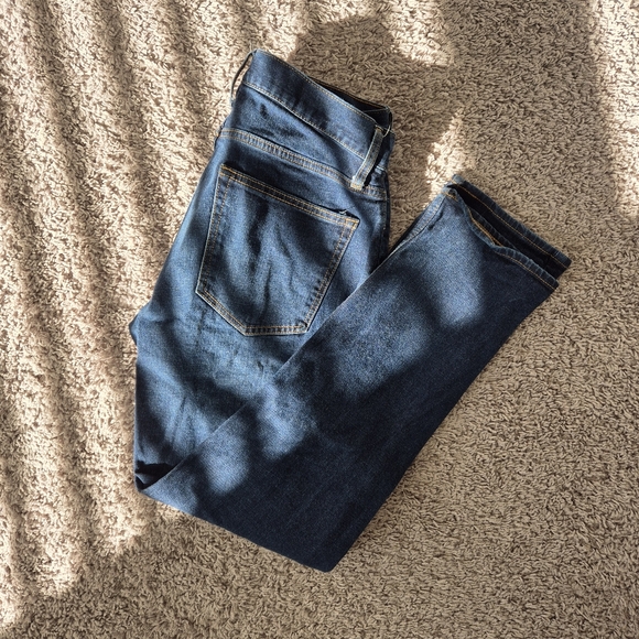 Old Navy Athletic Built-In Flex Jeans - Picture 2 of 3